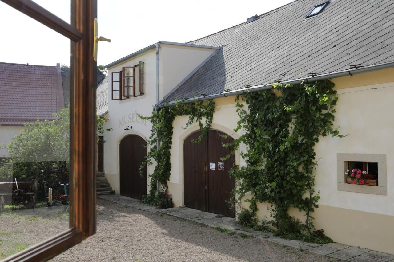 Historicke Apartmany Zelenohorska Posta Nepomuk Exterior foto