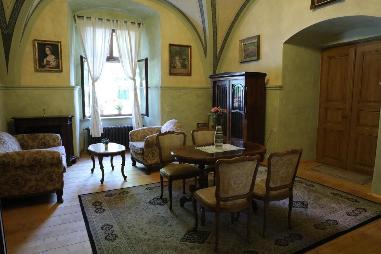 Historicke Apartmany Zelenohorska Posta Nepomuk Exterior foto