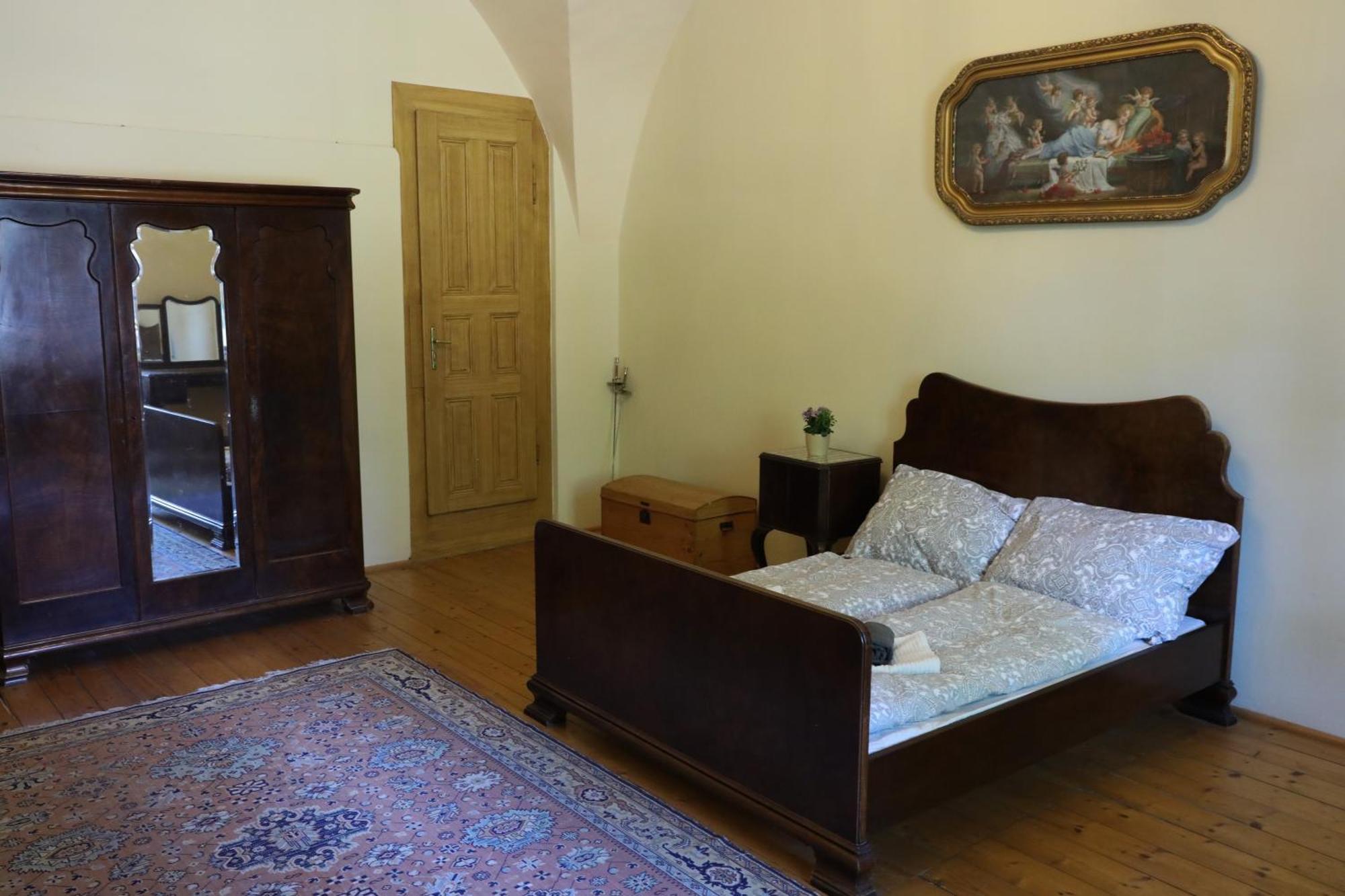 Historicke Apartmany Zelenohorska Posta Nepomuk Exterior foto